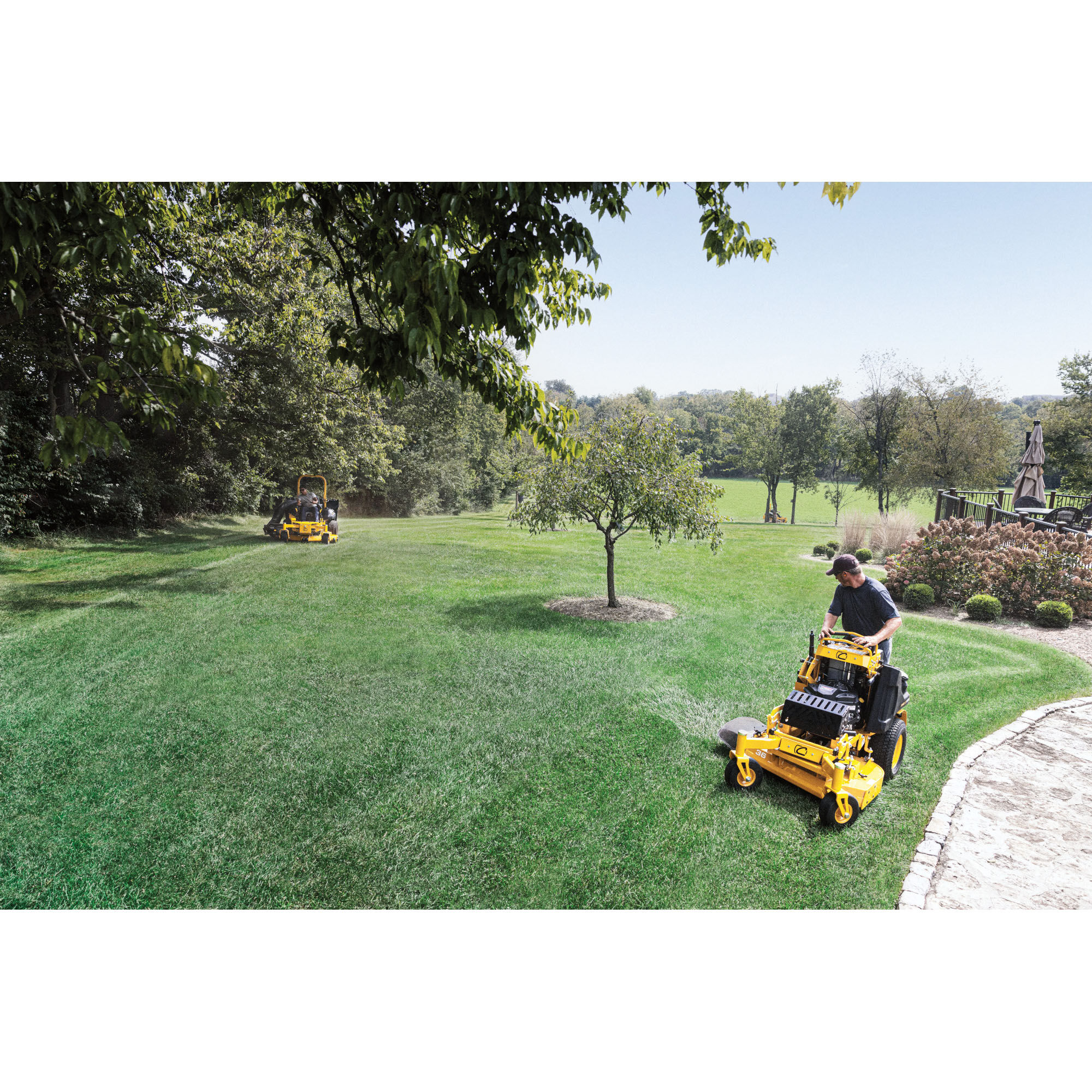 PRO X 636 COMMERCIAL STAND ON MOWER