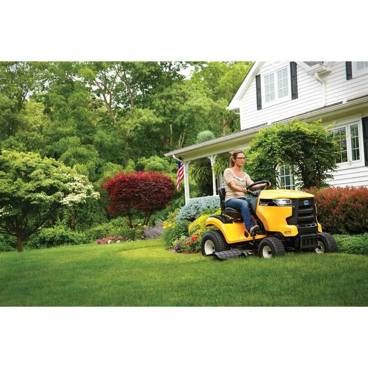 XT1-LT46 KH Cub Cadet Riding Lawn Mower