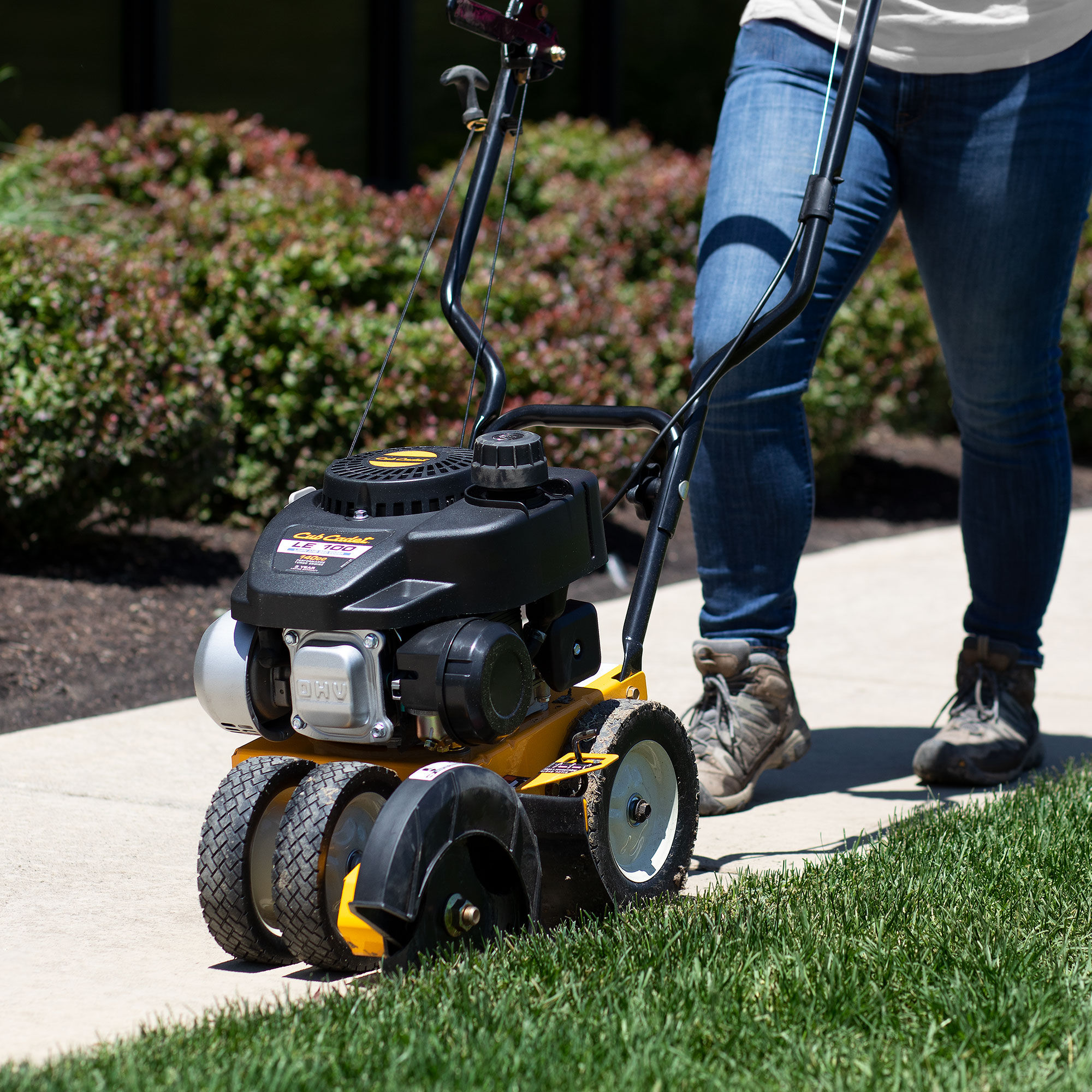 Image of Edger garden tractor accessory