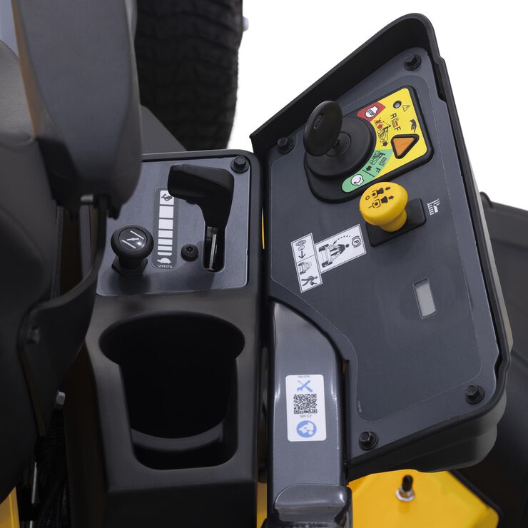 Cub Cadet&reg; Ultima Series Z3 54S Controls