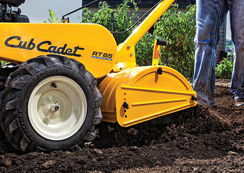 Cub Cadet RT 65 Tiller cultivating ground
