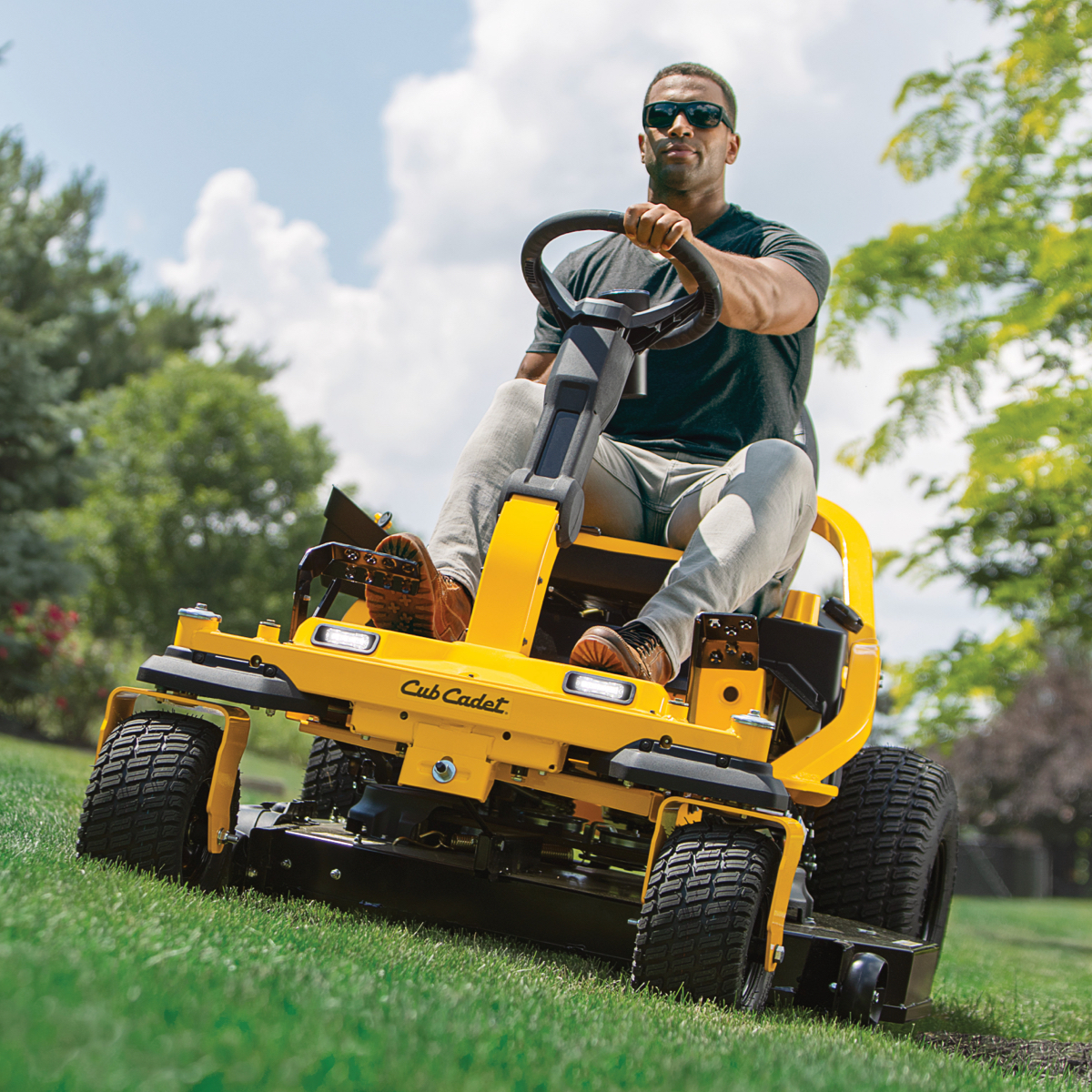 Le guide d'achat et d'entretien pour tracteurs de pelouse